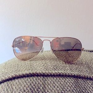 Original Ray Ban Aviators barely used. Comes with case and cleaning cloth.